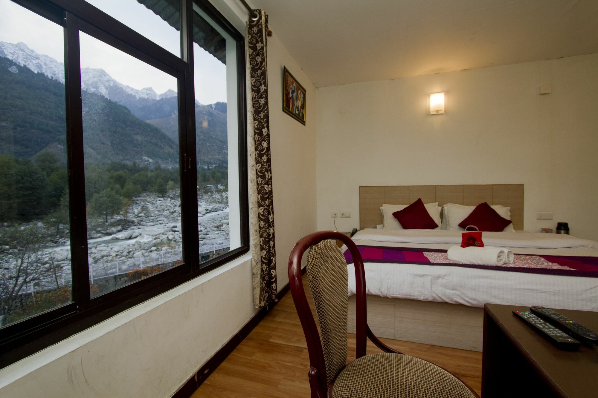 Oyo 3506 Him Shakti Manali (Himachal Pradesh)